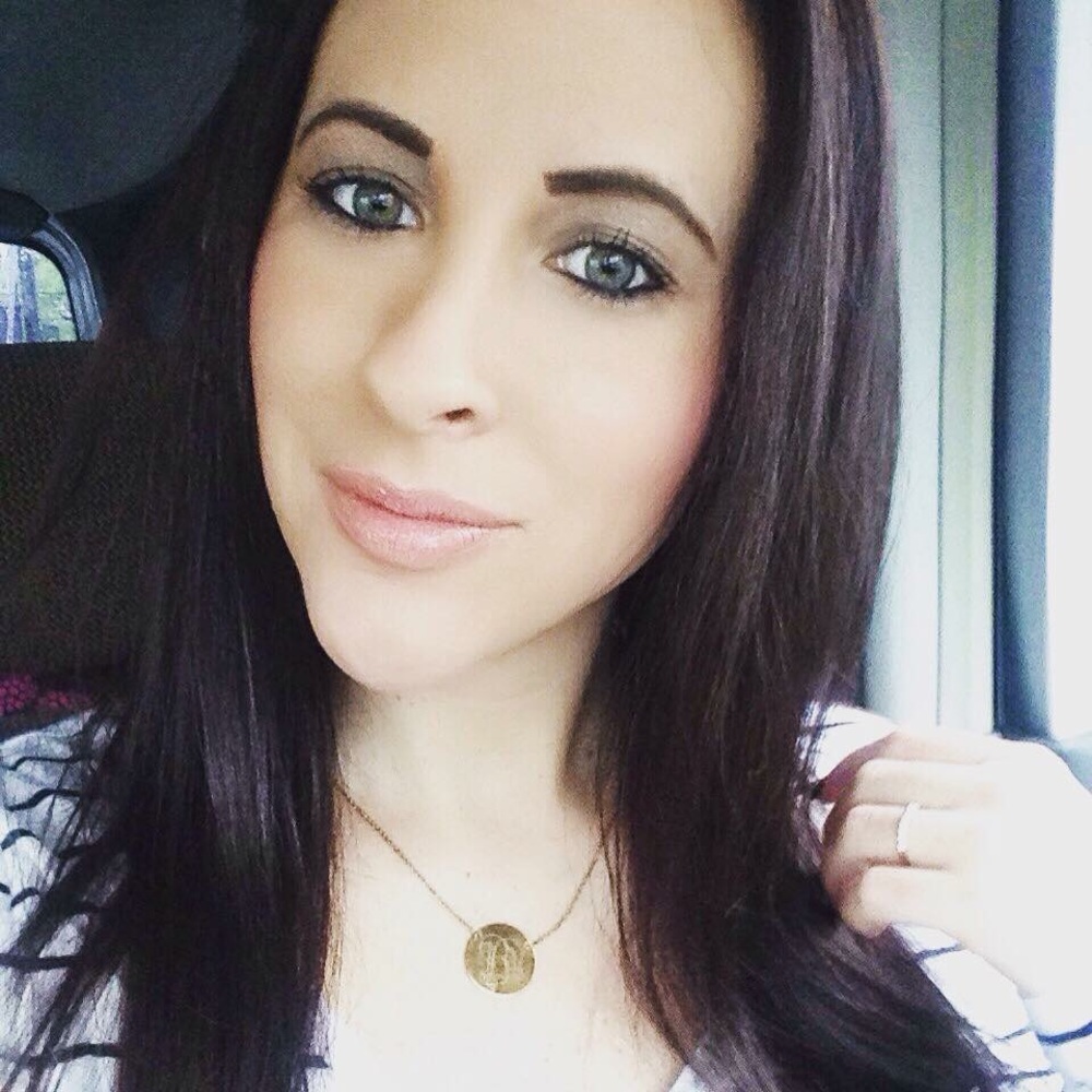 Meet your Posher, Alicia